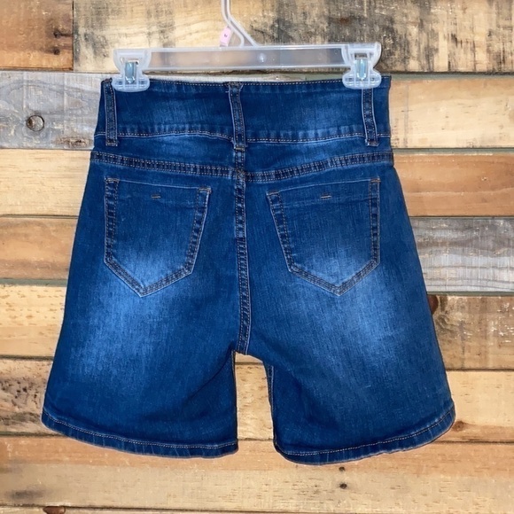 🌟LADIES/ Juniors jean shorts - Picture 2 of 6